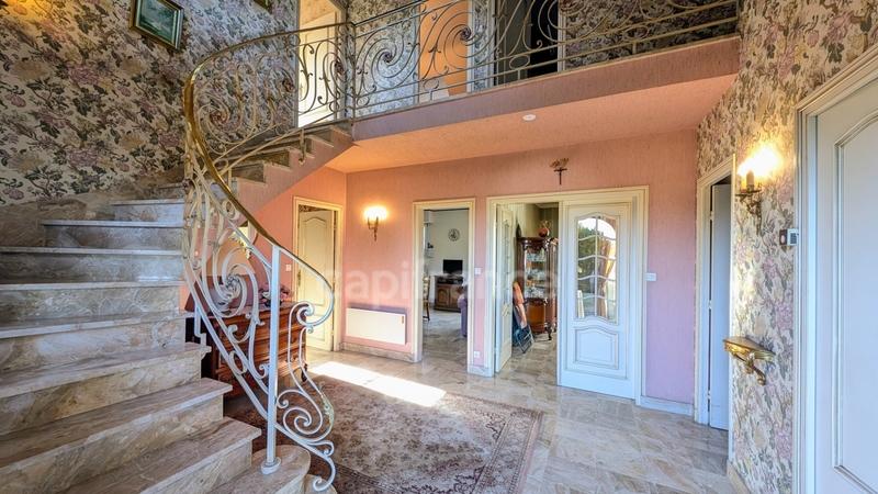 Maison - 172 m² - 7 pièces