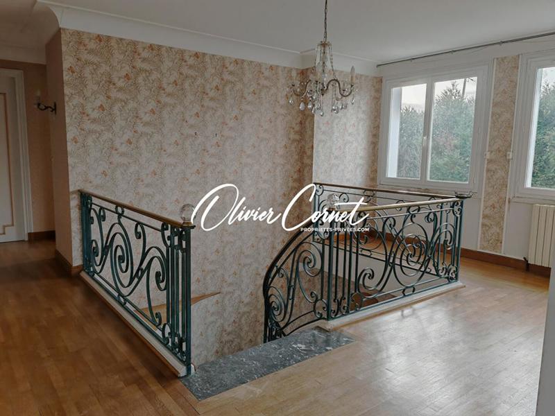 Maison - 230 m² - 7 pièces