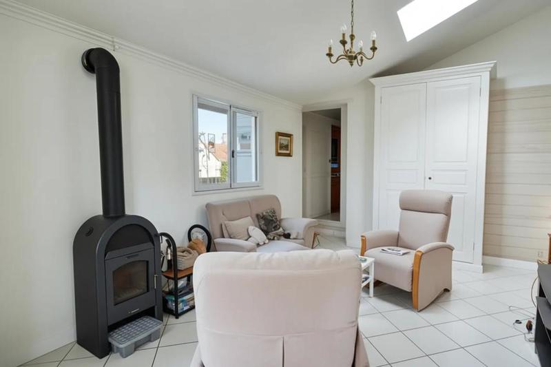 Maison - 200 m² - 8 pièces