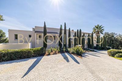 Villa - 555 m² - 16 pièces