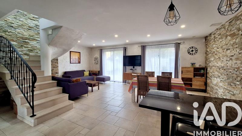 Maison - 110 m² - 4 pièces