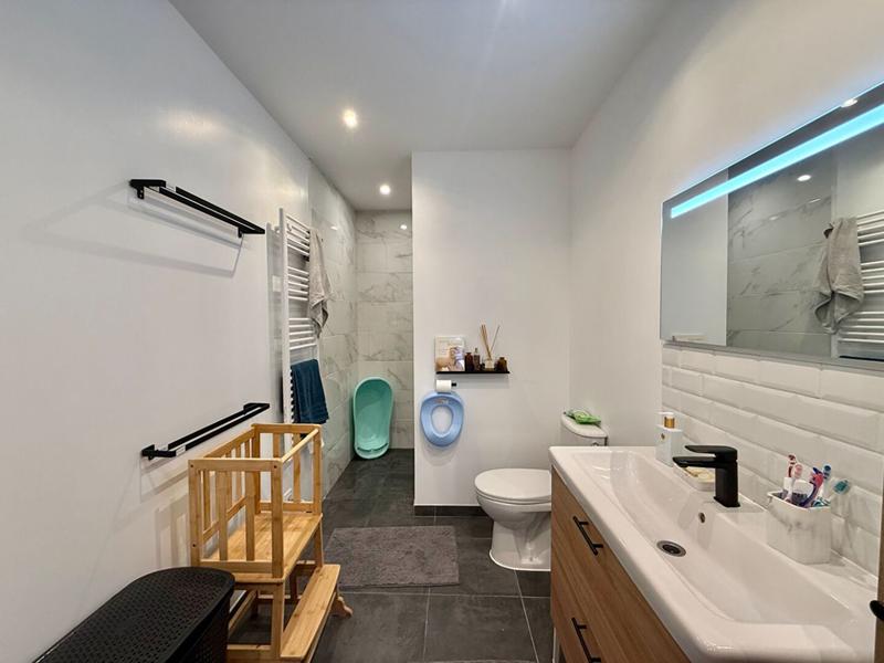 Maison - 180 m² - 7 pièces