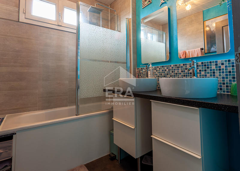 Maison - 111 m² - 7 pièces