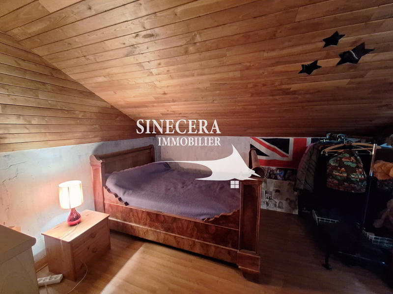 Maison - 230 m² - 8 pièces