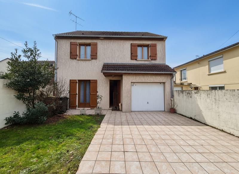 Maison - 106 m² - 6 pièces