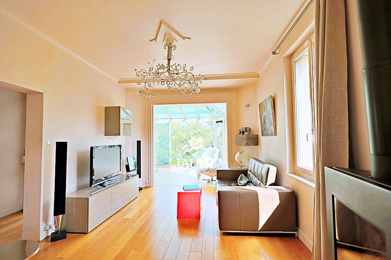 Maison - 196 m² - 7 pièces