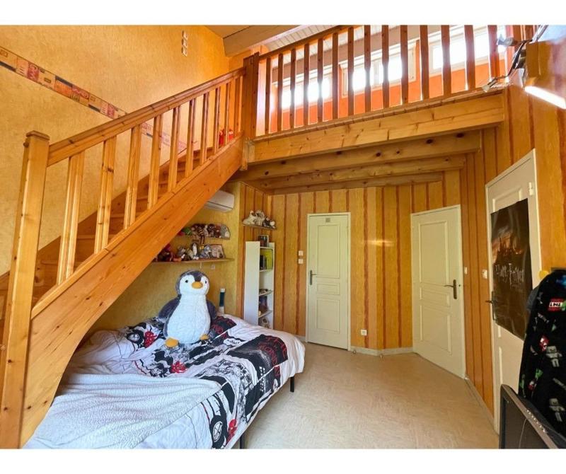 Maison - 182 m² - 10 pièces