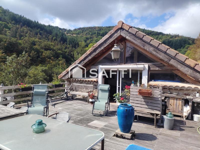 Maison - 263 m² - 8 pièces