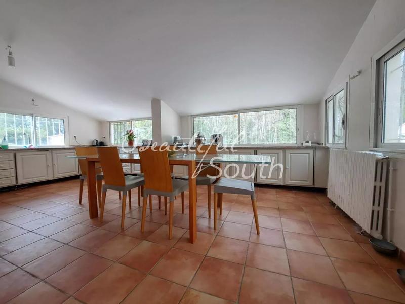 Mas - 350 m² - 10 pièces