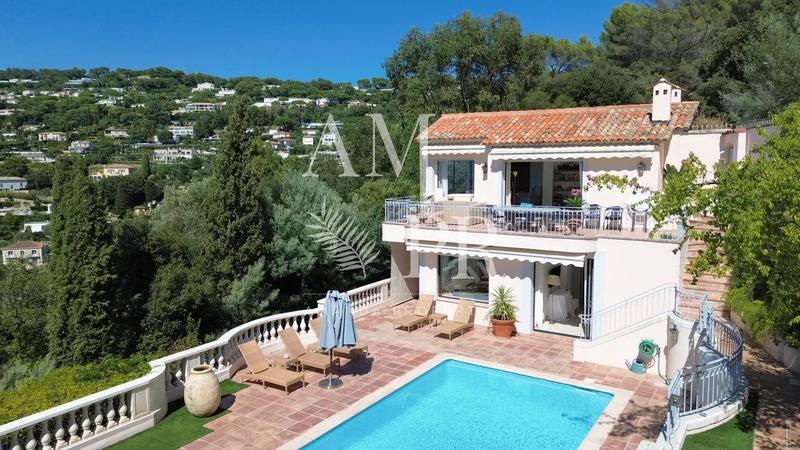 Villa - 250 m² - 10 pièces
