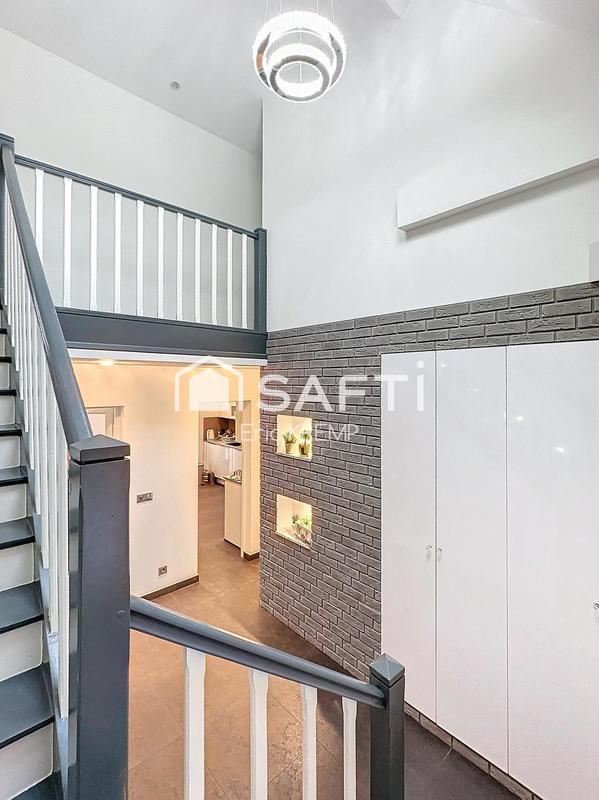 Maison - 180 m² - 7 pièces