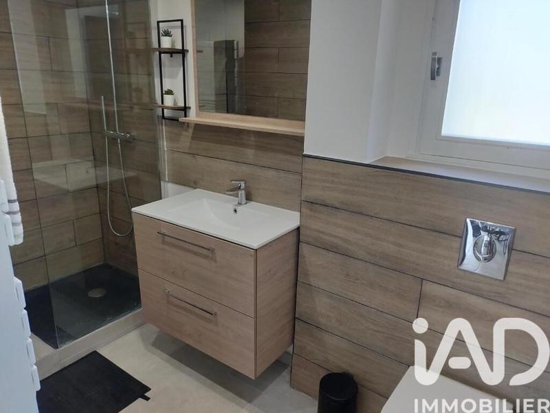 Maison - 225 m² - 10 pièces