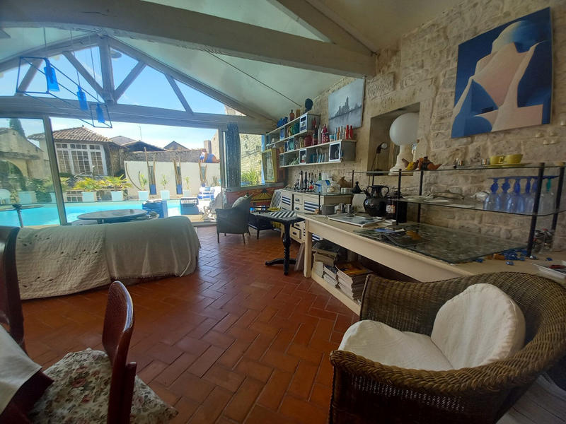 Maison - 349 m² - 10 pièces