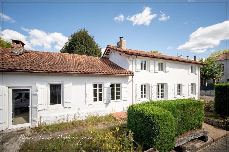 Maison - 218 m² - 9 pièces