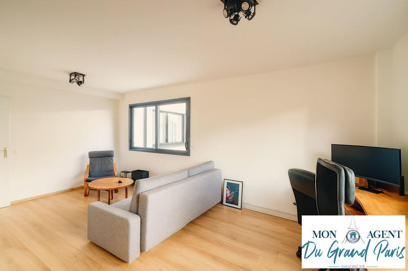 Maison - 230 m² - 7 pièces