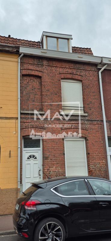 Maison - 90 m² - 5 pièces