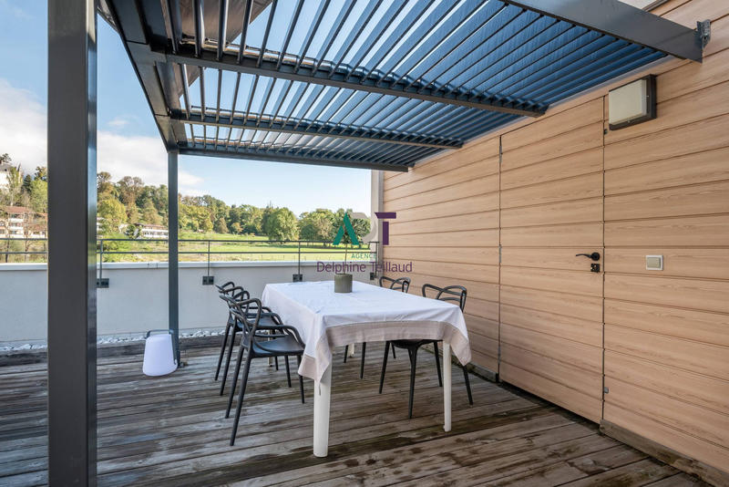 Appartement - 90 m² - 4 pièces