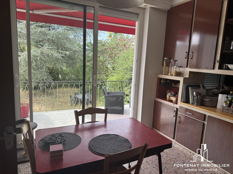 Maison - 242 m² - 10 pièces