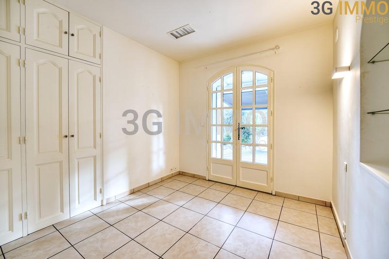 Villa - 209 m² - 8 pièces