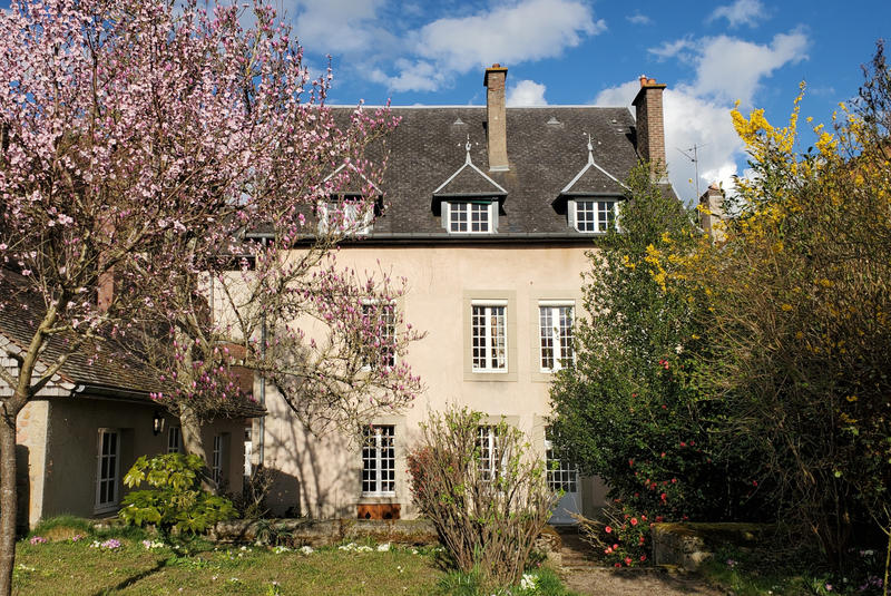 Maison - 340 m² - 12 pièces