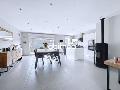 Maison - 108 m² - 5 pièces