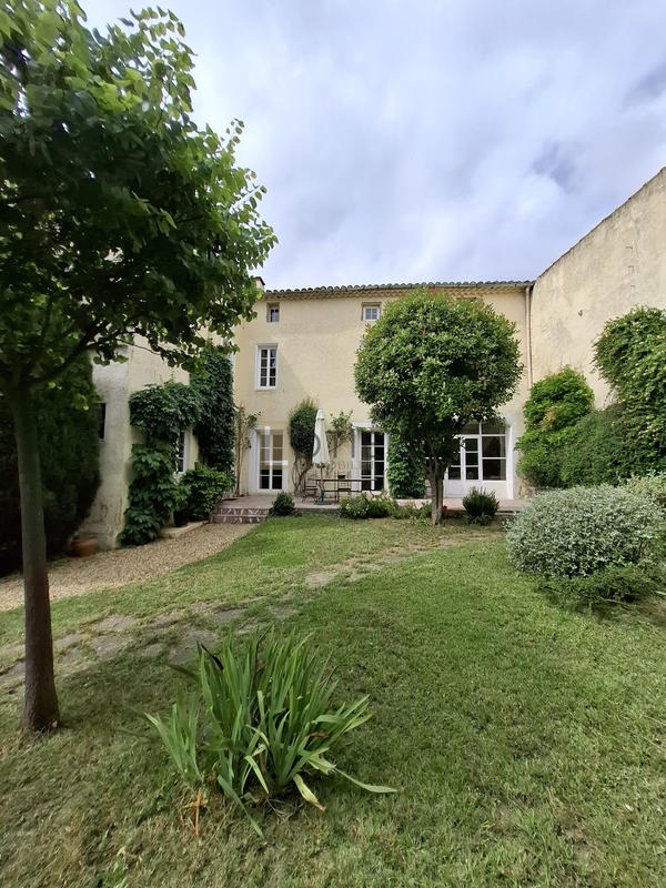 Maison - 300 m² - 10 pièces