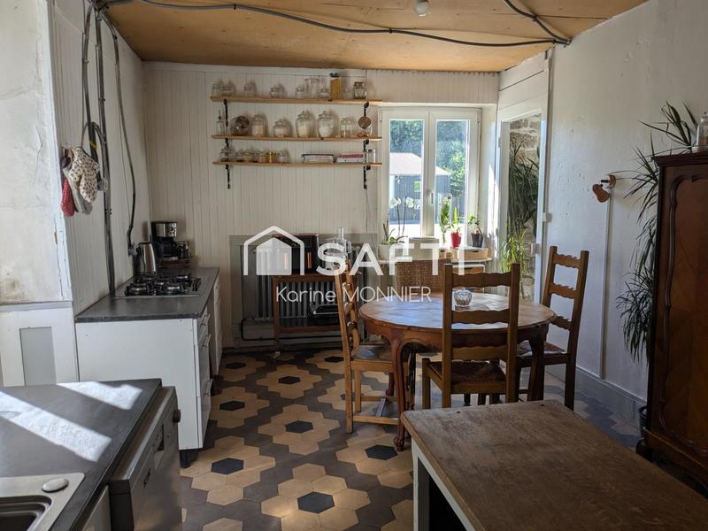 Maison - 330 m² - 12 pièces