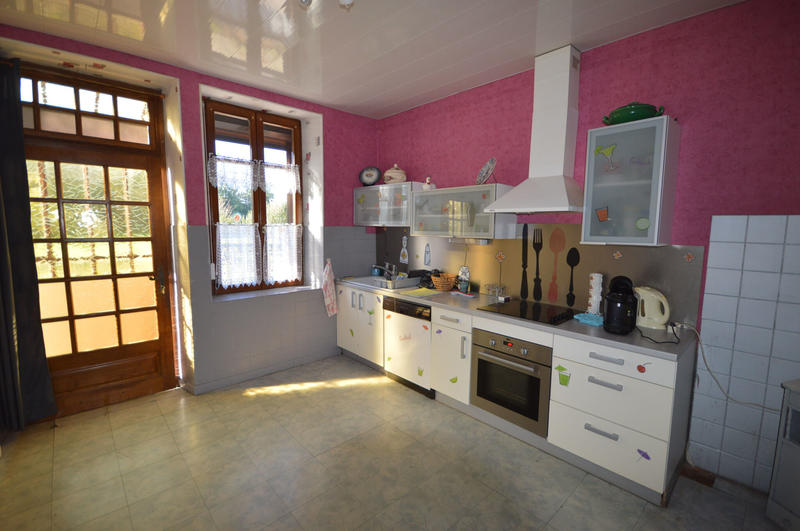 Maison - 95 m² - 5 pièces