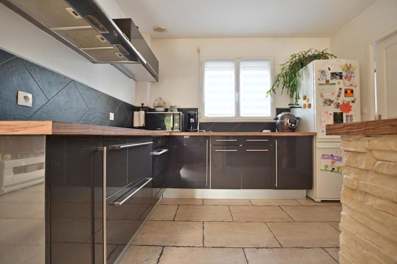 Maison - 99 m² - 4 pièces