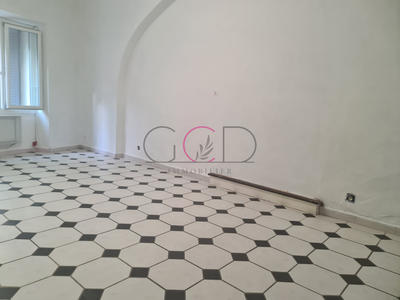 Local commercial - 36 m² - 2 pièces