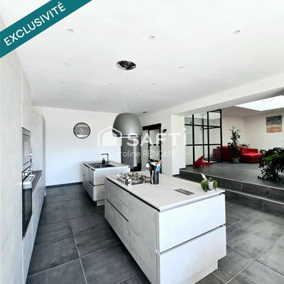 Maison - 160 m² - 2 pièces