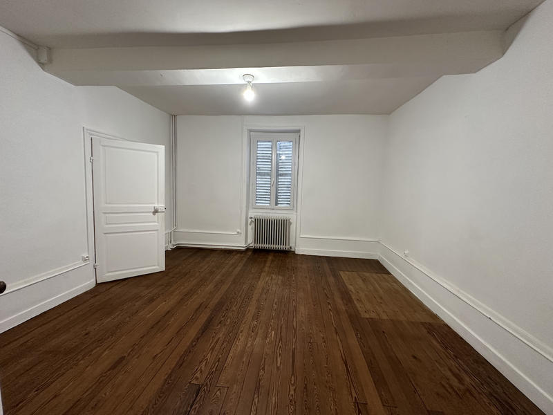 Maison - 240 m² - 12 pièces