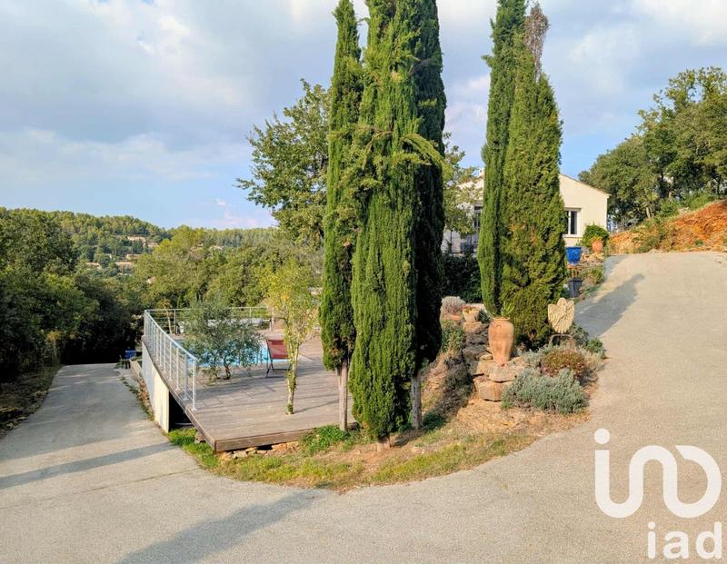 Maison - 230 m² - 8 pièces