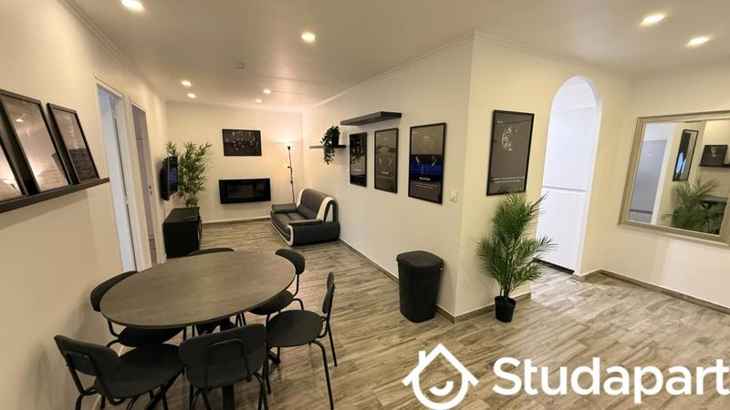 Chambre - 11 m² - 1 pièce