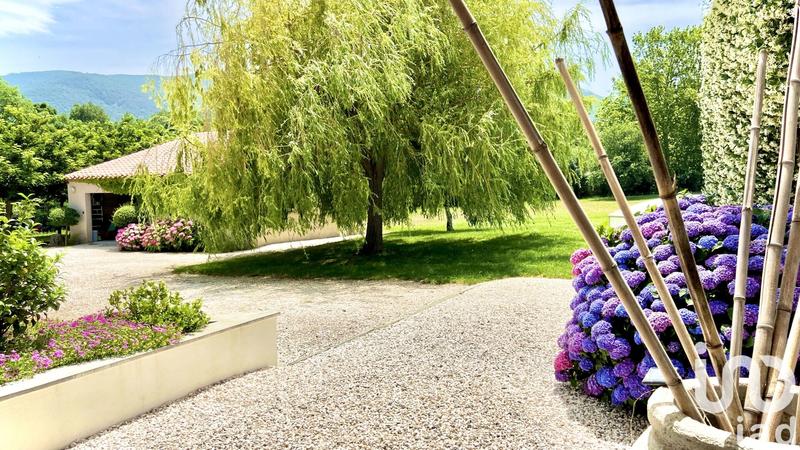 Maison - 275 m² - 7 pièces