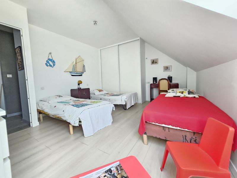 Maison - 187 m² - 7 pièces