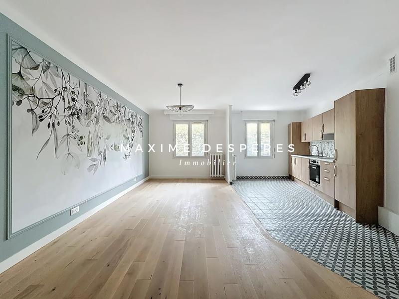 Appartement - 103 m² - 5 pièces