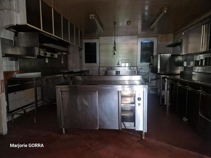 Maison - 330 m² - 9 pièces