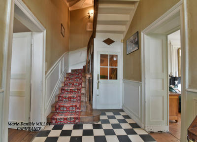 Maison bourgeoise - 240 m² - 9 pièces