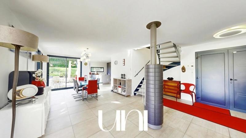 Maison - 157 m² - 4 pièces