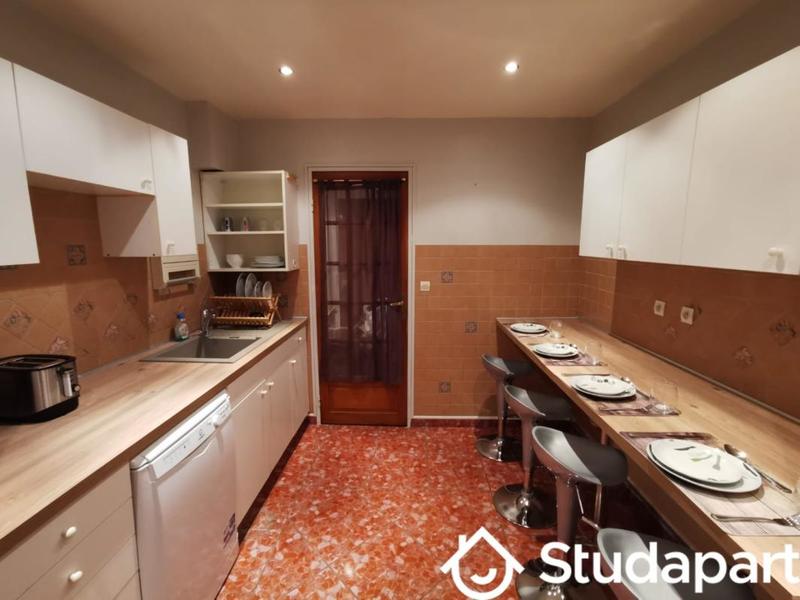 Chambre - 10 m² - 1 pièce