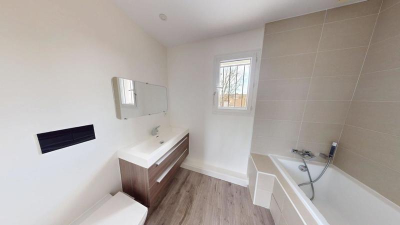 Maison - 203 m² - 5 pièces