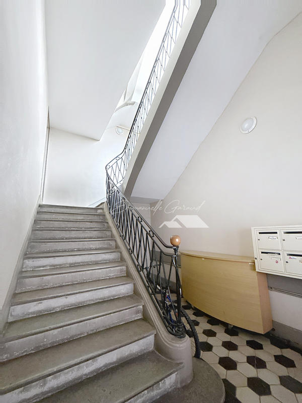 Appartement - 81 m² - 3 pièces