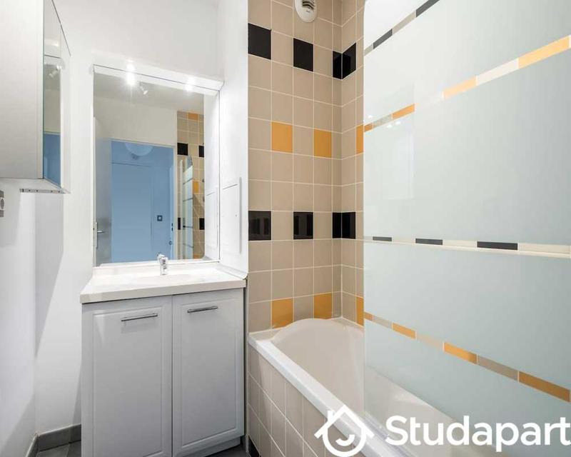 Chambre - 90 m² - 1 pièce