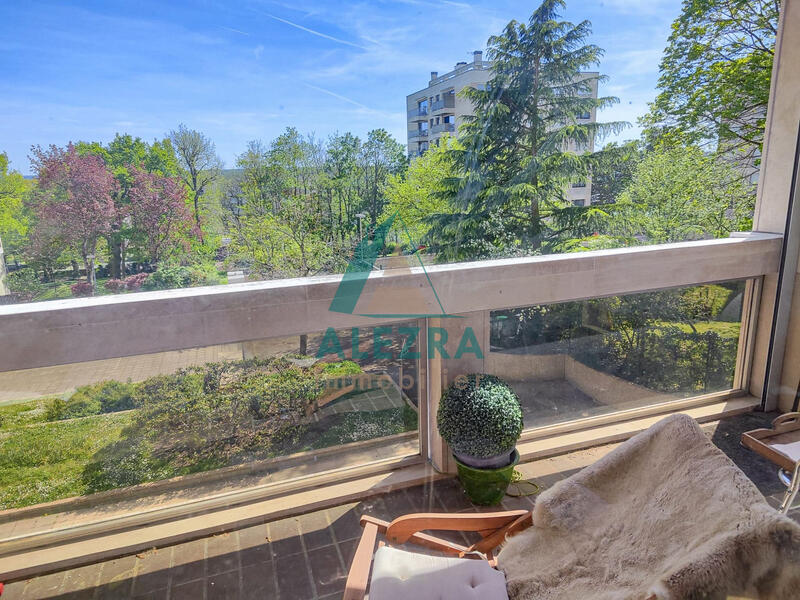 Appartement - 130 m² - 5 pièces