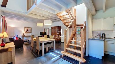 Maison - 738 m² - 10 pièces