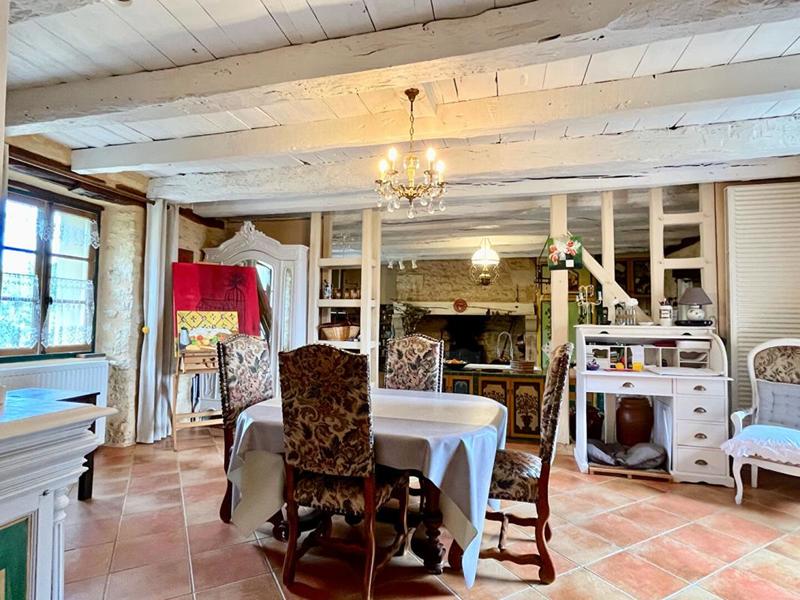 Maison - 220 m² - 6 pièces