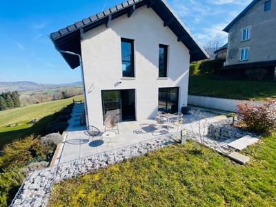 Maison - 101 m² - 4 pièces