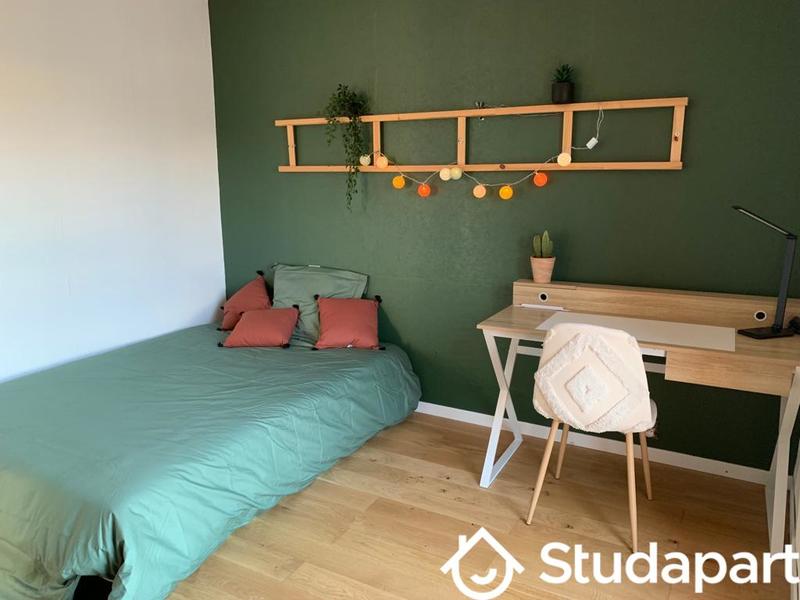 Chambre - 10 m² - 1 pièce