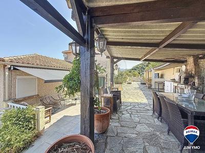 Villa - 179 m² - 6 pièces